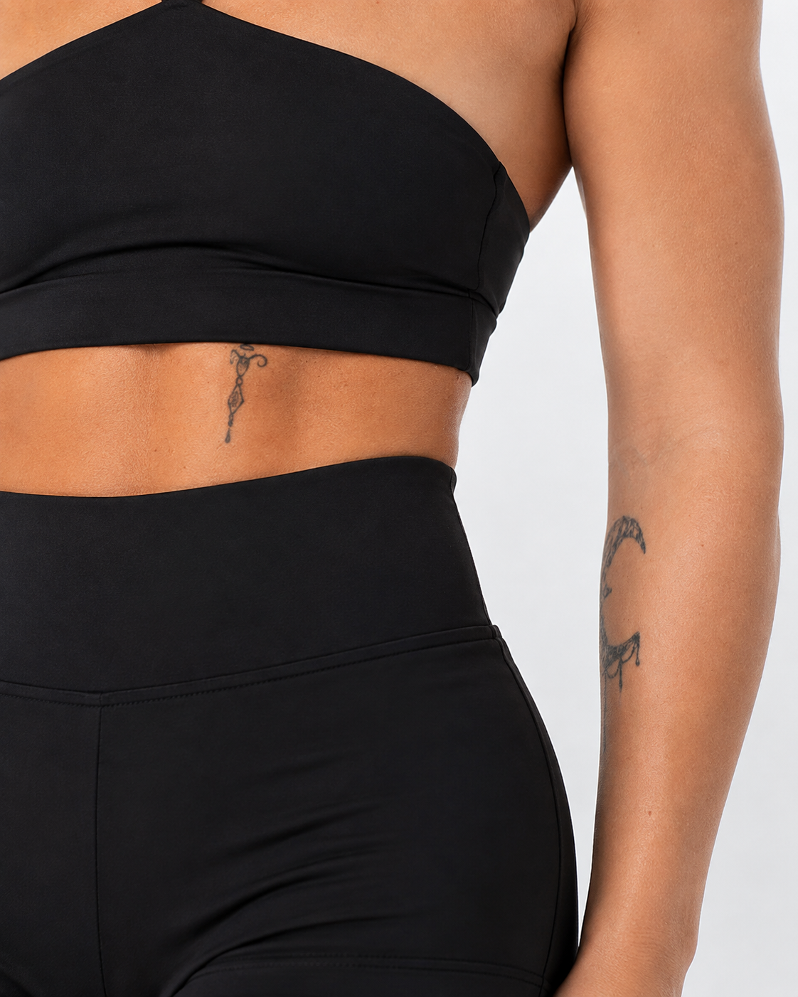 Conjunto Ayla Top em V + Short Curto Suplex Premium Fitness