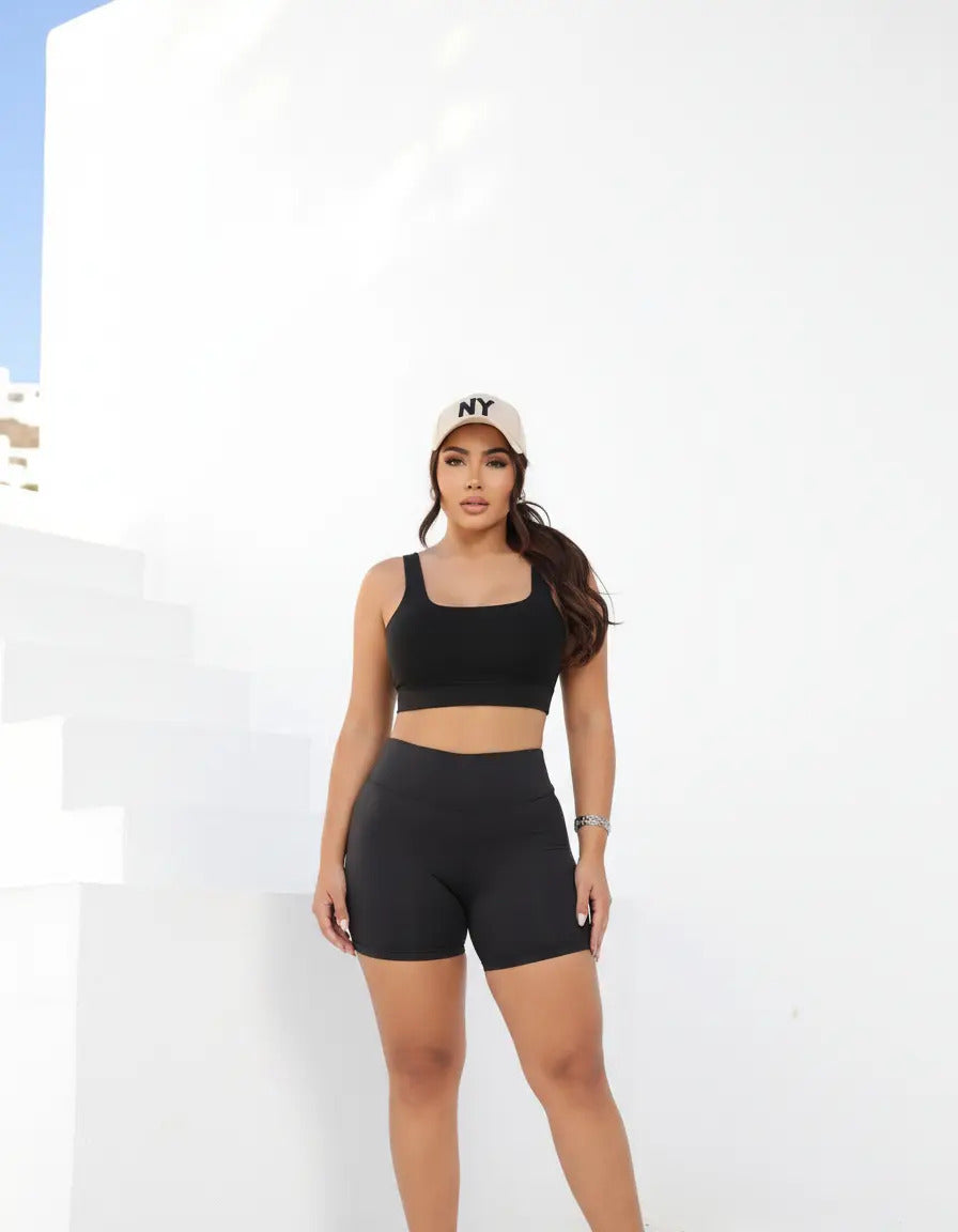 Conjunto Liz Top Assimétrico + Short Curto Suplex Premium