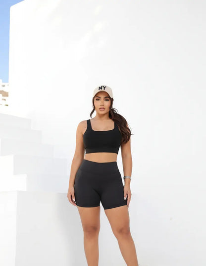Conjunto Liz Top Assimétrico + Short Curto Suplex Premium